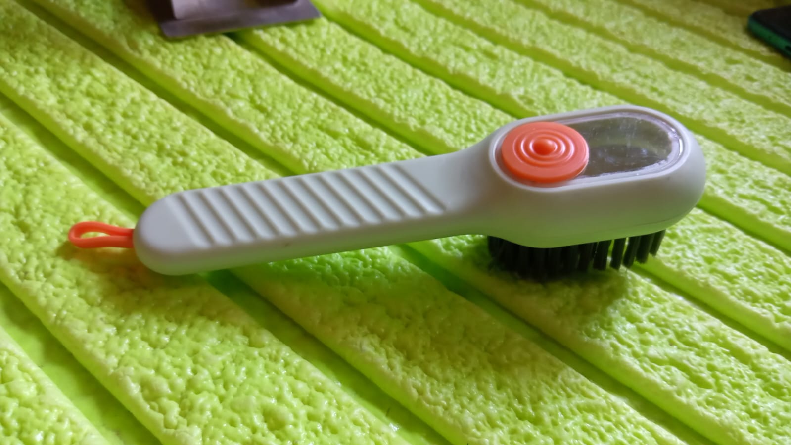 17928 Multifunctional Scrubbing Brush with Liquid / Soap Dispenser, Cleaning Brush with Liquid / Soap Dispenser, Shoe Brush for Cleaning, Cloth Cleaning Brush with Handle Liquid Shoe Brush For Shoe Clothes (1 Pc) 17928 Multifunctional Scrubbing Brush with Liquid / Soap Dispenser, Cleaning Brush with Liquid / Soap Dispenser, Shoe Brush for Cleaning, Cloth Cleaning Brush with Handle Liquid Shoe Brush For Shoe Clothes (1 Pc)